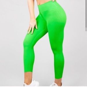🐸💚🐸NWT Buffbunny Vibe Leggings Electric Green